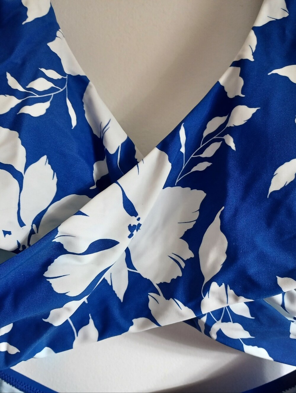 Cupshe Blue and White Floral One-Piece Swimsuit M - Picture 3 of 6